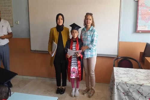 Kaymakamımız Yusuf Gökçe Zafer İlkokulunda  Karne Dağıtım Törenine Katıldı